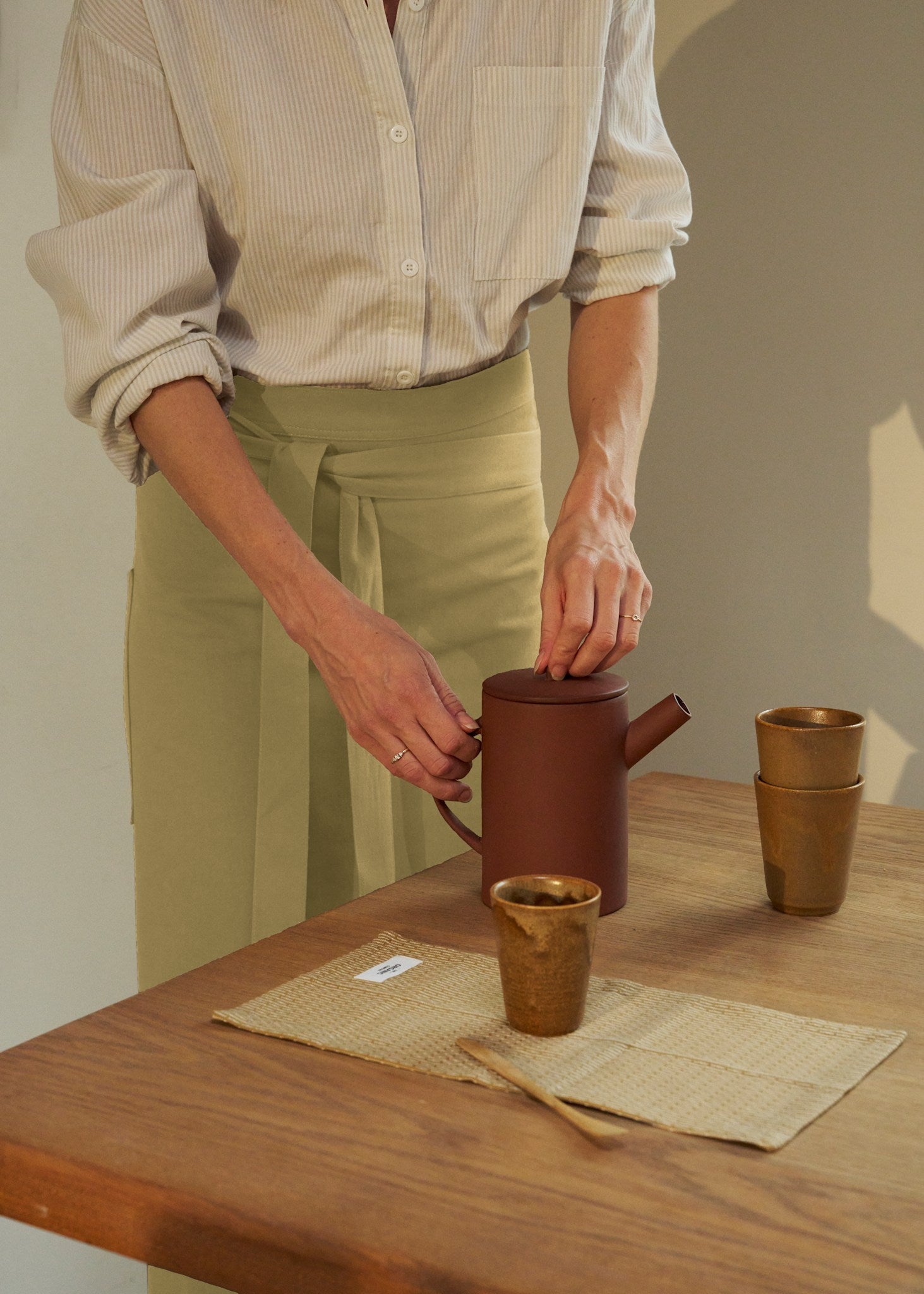 Langt serveringsforklæde